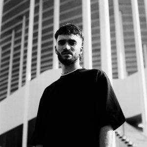 Tars-bw